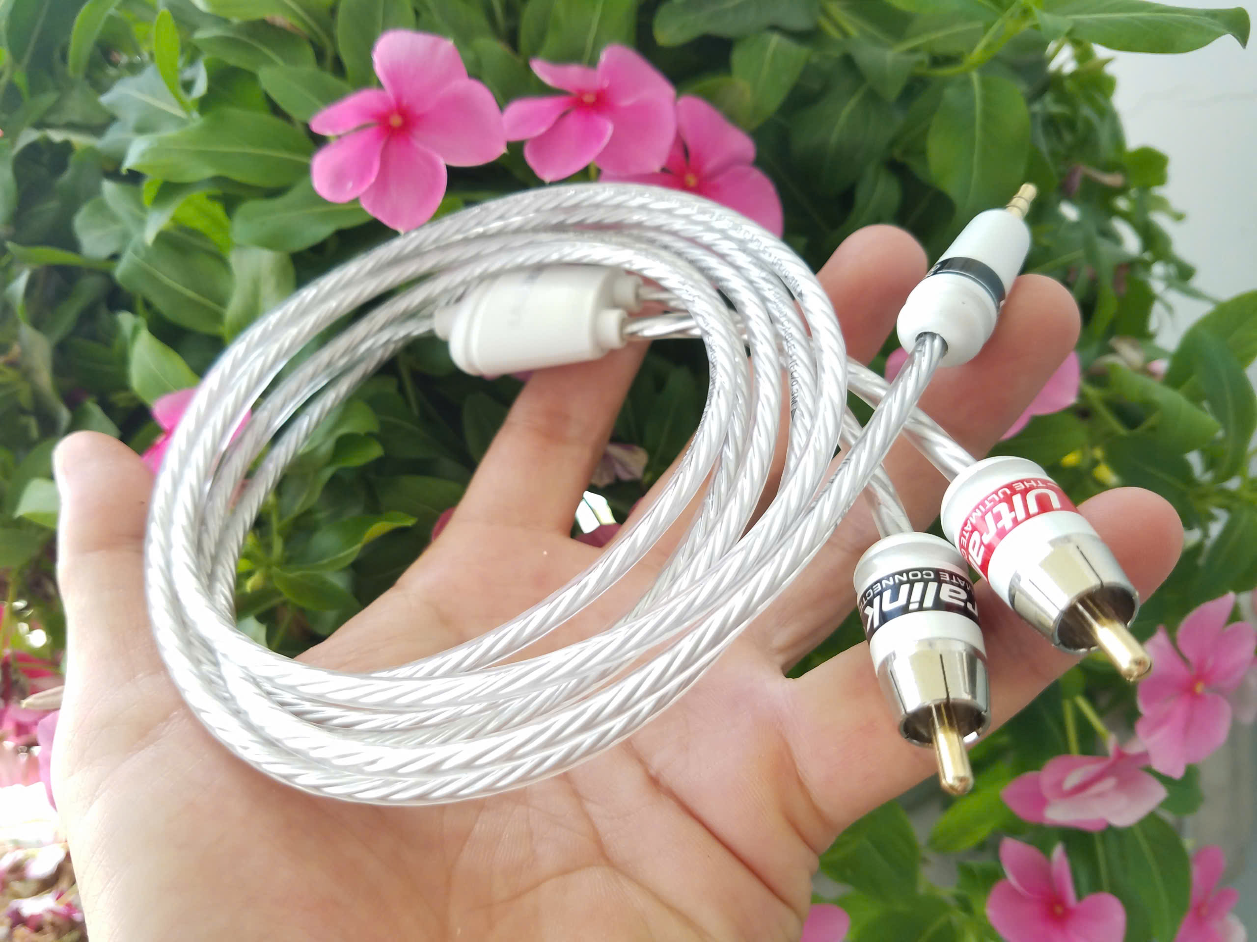 day-tin-hieu-35-ra-2-av-ultralink-chat-lieu-ma-bac-2964